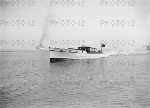 Austin 40ft motor launch under way, 1912. Creator: Kirk & Sons of Cowes.