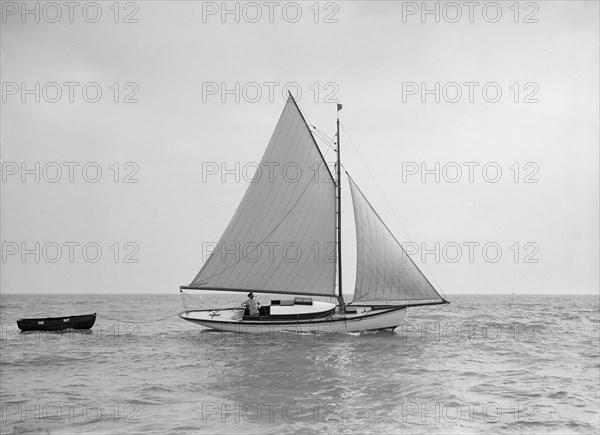 The gaff rigged yacht 'Nautilus', 1912. Creator: Kirk & Sons of Cowes.