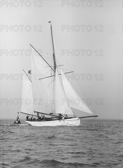 The 60 ft ketch 'Linth', 1912. Creator: Kirk & Sons of Cowes.