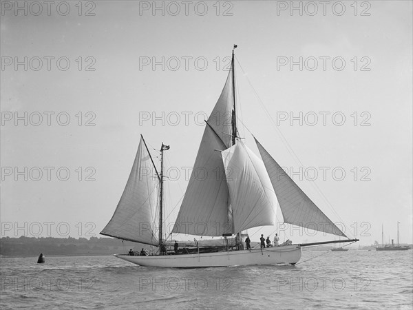 The 60 ft ketch 'Linth', 1912. Creator: Kirk & Sons of Cowes.