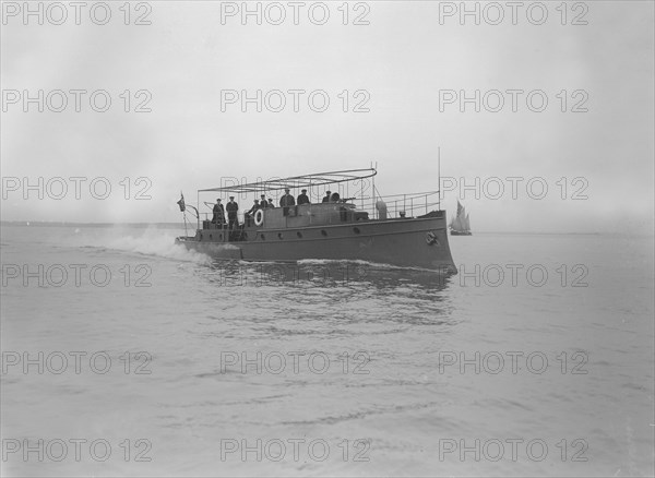 Egyptian motor launch under way, 1911. Creator: Kirk & Sons of Cowes.