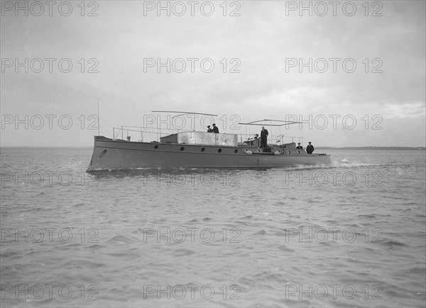 Egyptian motor launch under way, 1911. Creator: Kirk & Sons of Cowes.