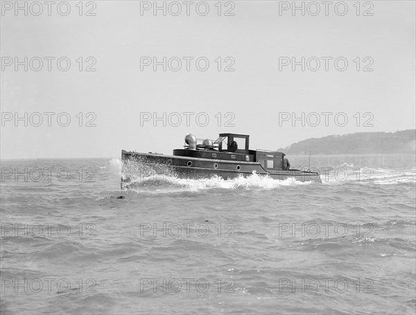 Wolseley motor launch, 1914.  Creator: Kirk & Sons of Cowes.