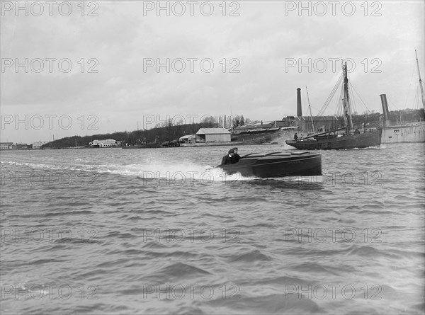 The hydroplane 'Angela II', 1913. Creator: Kirk & Sons of Cowes.