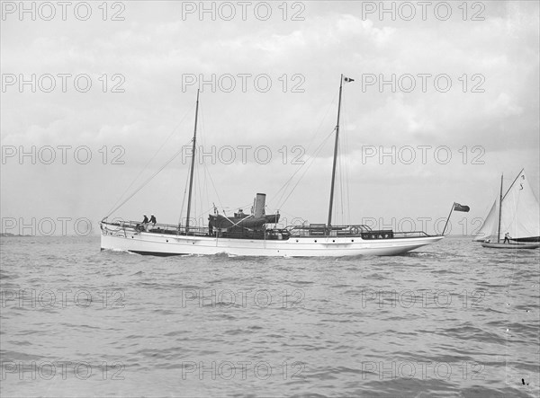 The steam yacht 'Claymore II' under way, 1913. Creator: Kirk & Sons of Cowes.