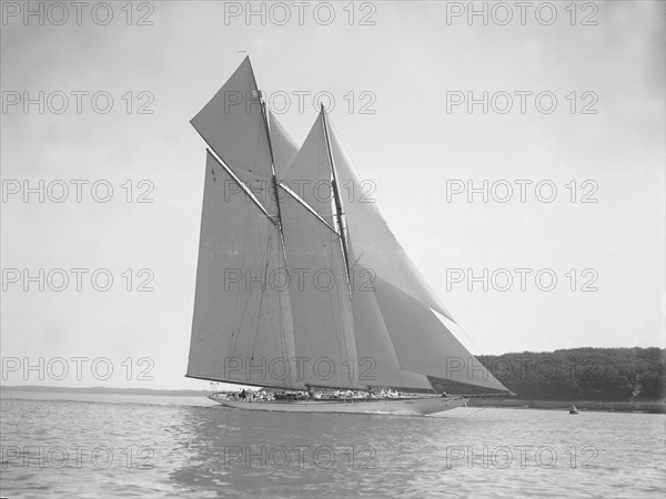 The 380 ton A Class schooner 'Margherita' sailing close-hauled, 1913. Creator: Kirk & Sons of Cowes.