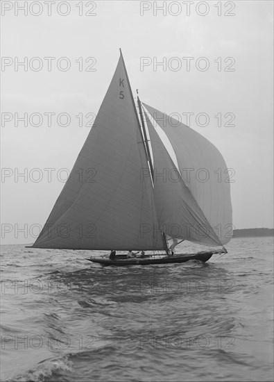 The 7 Metre class 'Endrick', 1912. Creator: Kirk & Sons of Cowes.