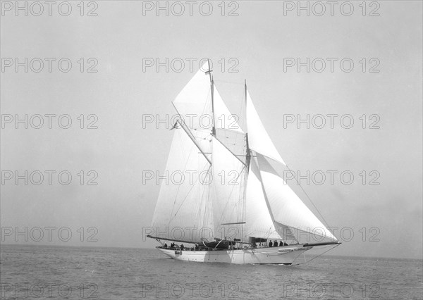 The 140 ft schooner 'Heartsease' under sail. Creator: Kirk & Sons of Cowes.