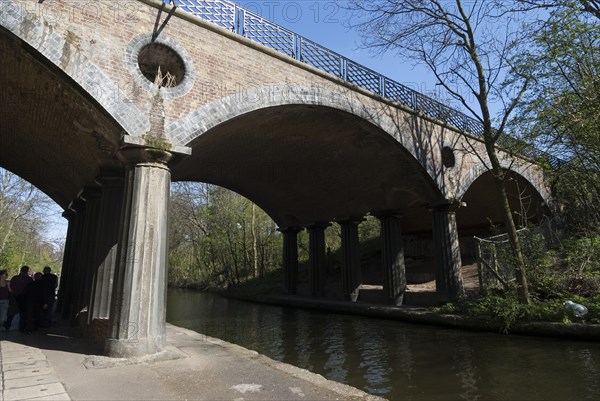 Regent;s Canal, 2009. Creator: Ethel Davies.