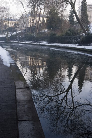 Regent's Canal, 23/12/09, 10:38:48. Creator: Ethel Davies.