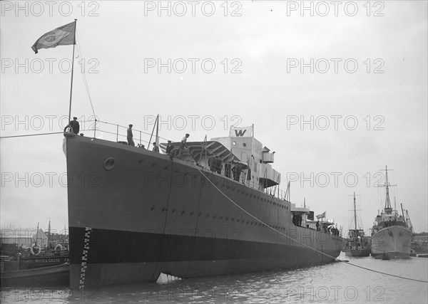 Unknown ship under construction. Creator: Kirk & Sons of Cowes.