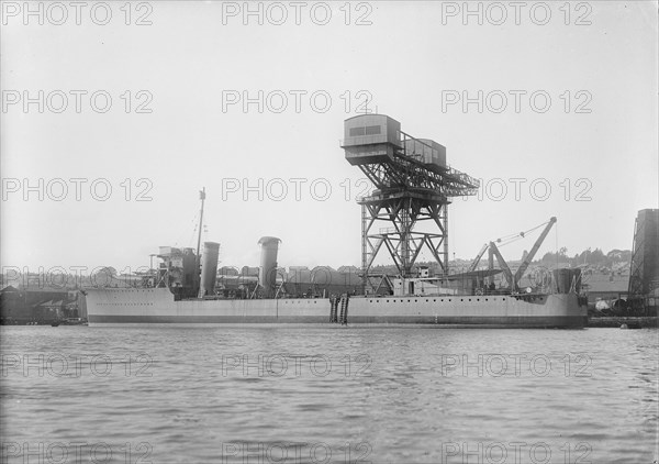 The 1st Argentine Destroyer 'Mendoza' built by J Samuel White & Co in Cowes, Isle of Wight, 1928. Creator: Kirk & Sons of Cowes.