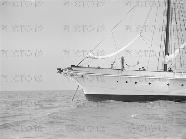 Clementina's Bow showing collision damage and loss of bowsprit, 1913. Creator: Kirk & Sons of Cowes.