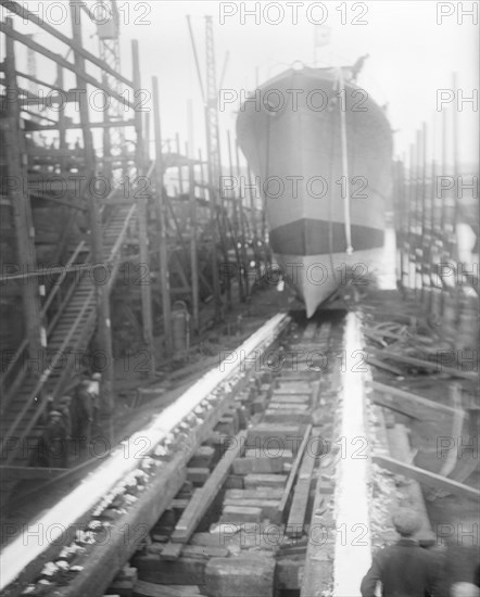 The launch of the 2nd Argentine Destroyer 'Tucuman', 16 Oct 1928. Creator: Kirk & Sons of Cowes.