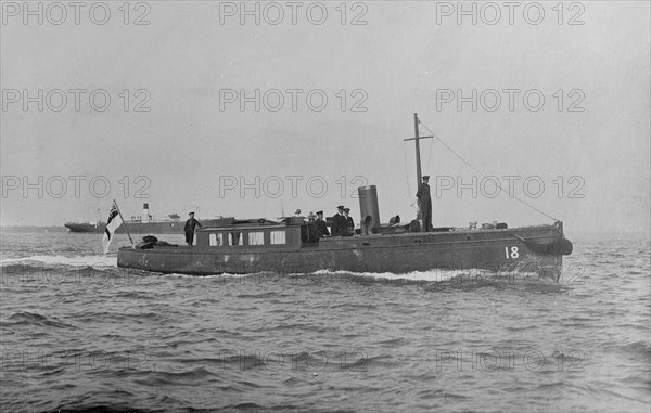 Motorboat Ytene (18) under way, 1921. Creator: Kirk & Sons of Cowes.