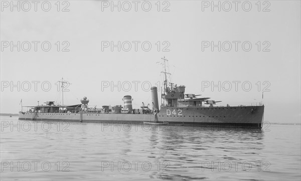 The destroyer 'HMS Windsor' at anchor, 1929. Creator: Kirk & Sons of Cowes.