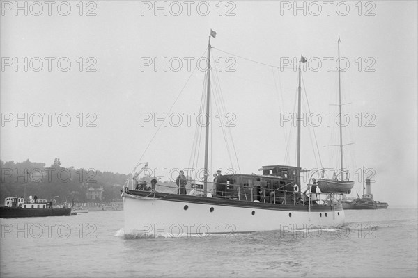 Unknown motor yacht under way, c1937. Creator: Kirk & Sons of Cowes.
