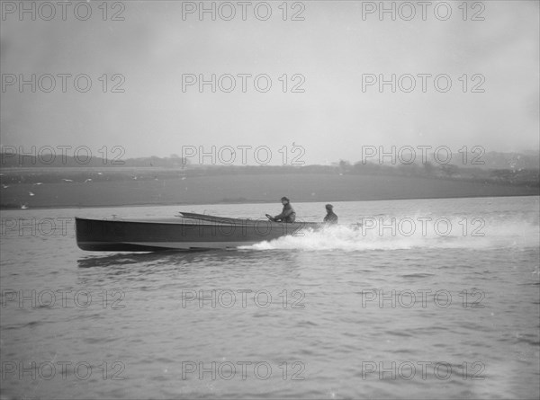 Unknown hydroplane underway, 1912. Creator: Kirk & Sons of Cowes.