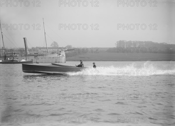 Unknown hydroplane underway, 1912. Creator: Kirk & Sons of Cowes.