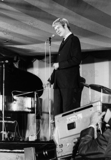 Long John Baldry, The 5th National Jazz and Blues Festival, Richmond, London, 1965.