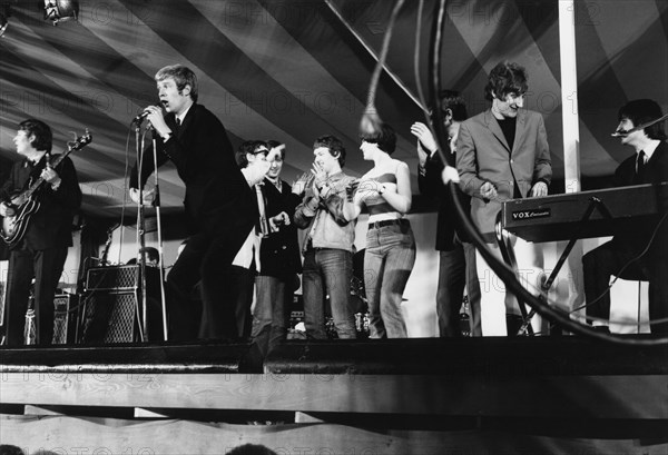Long John Baldry, Rod Stewart, The Animals, Steam Packet, Richmond Jazz Festival, London, 1965.