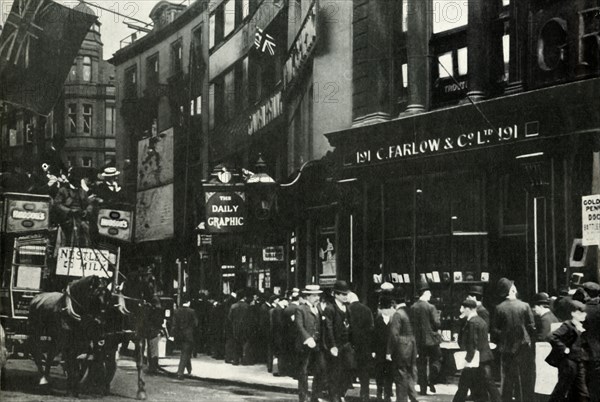 Crowds waiting to hear about the 'People's Budget' 1909, (1947).