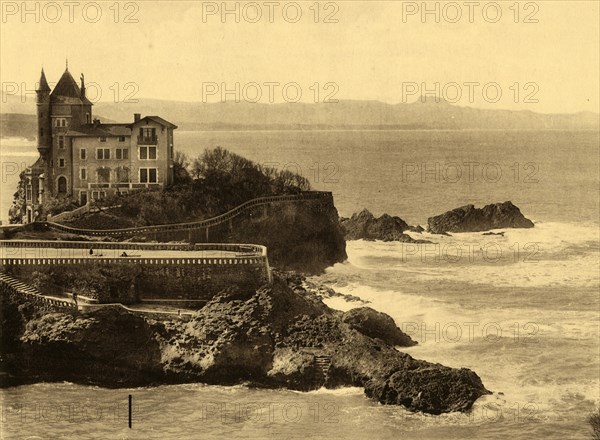 Biarritz - La Villa Belza et la Chaine des Pyrenees, c1930.