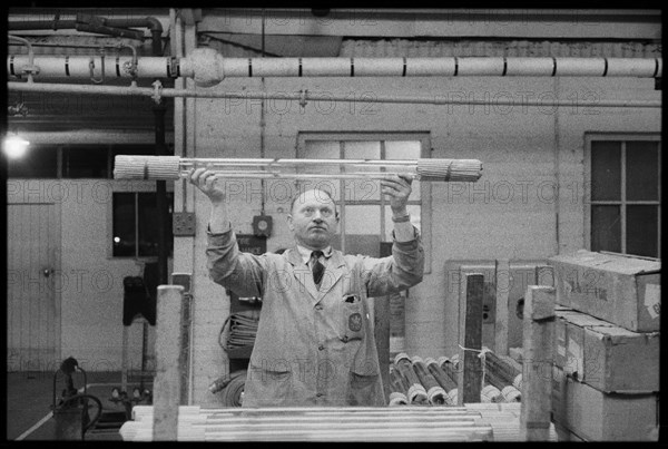 Worker ar the Wear Flint Glass Works, Alfred Street, Millfield, Sunderland, 1961