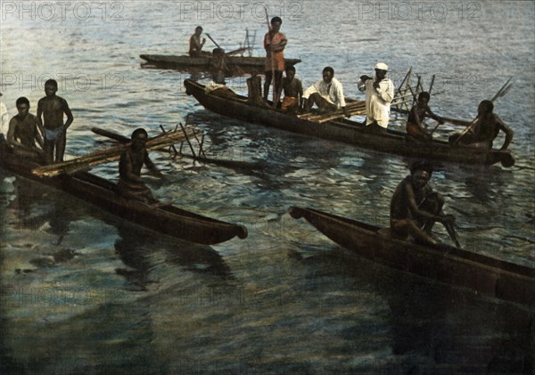 Nouvelle-Guinee. Pirogues Papoues', (Papua New Guinea. Papuan Pirogues), 1900.