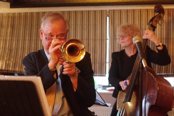 Chris Hodgkins and Alison Rayner, Splash Point Jazz Club, Rottingdean, East Sussex, 17 May 2019.