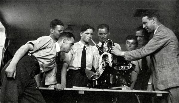 RAF personnel receiving aero-engine instruction,1941