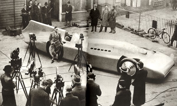 'Sir Malcolm Campbell's Bid for a New Record',1935