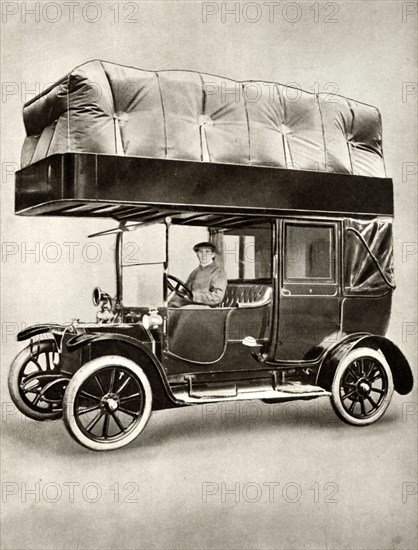 Taxi cab with gas-bag device on specially fitted roof, 1914-1918