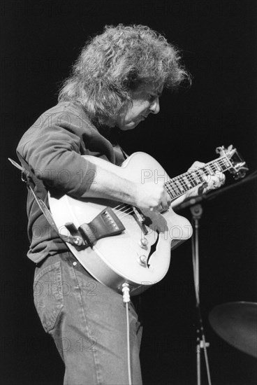 Pat Metheny, Cambridge Corn Exchange, Cambridgeshire, 2000. Creator: Brian Foskett.