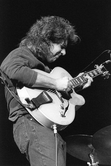 Pat Metheny, Cambridge Corn Exchange, Cambridgeshire, 2000. Creator: Brian Foskett.