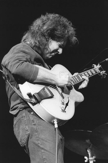 Pat Metheny, Cambridge Corn Exchange, Cambridgeshire, 2000. Creator: Brian Foskett.