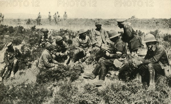 'Prisoners of War: interrogating captured Turks', First World War, c1917-1918, (c1920). Creator: Unknown.