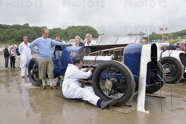 1925 Sunbeam 350 hp driven by Don Wales at Pendine Sands 2015. Creator: Unknown.