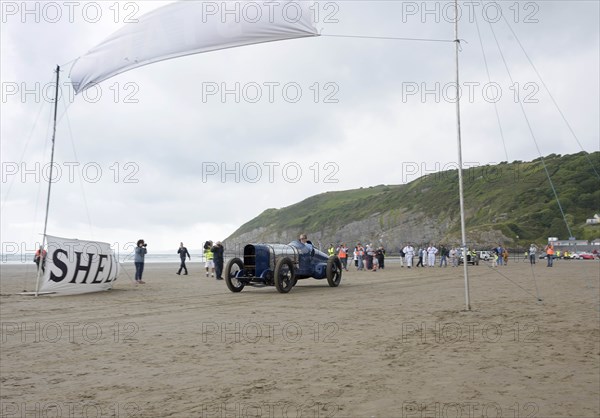 1925 Sunbeam 350 hp driven by Don Wales at Pendine Sands 2015. Creator: Unknown.