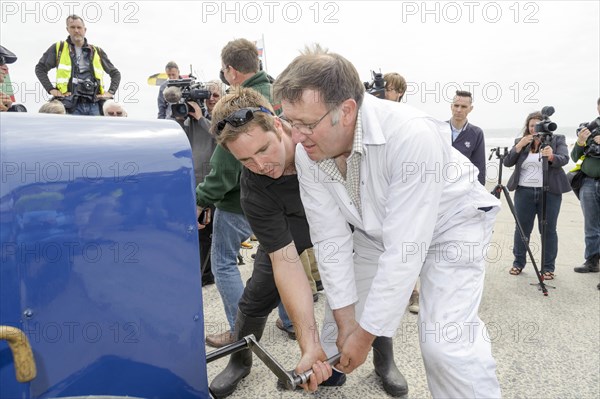 Mechanics starting Sunbeam 350hp July 2015, Pendine. Creator: Unknown.