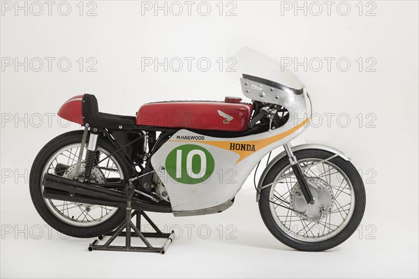 1961 Honda RC162, Mike Hailwood. Creator: Unknown.