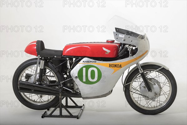 1961 Honda RC162, Mike Hailwood. Creator: Unknown.