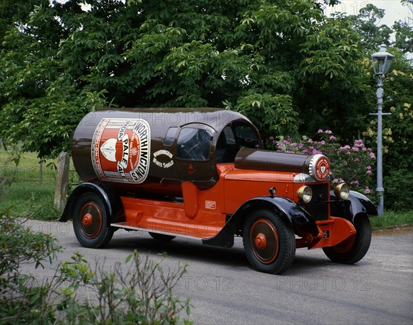 1927 Daimler Bottle Van. Creator: Unknown.