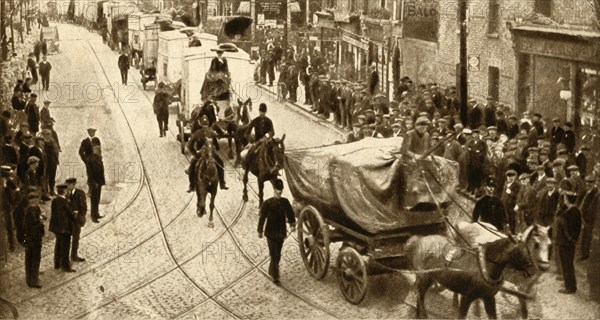 'London in Peril of Starvation', 1912, (1933). Creator: T E Joy.