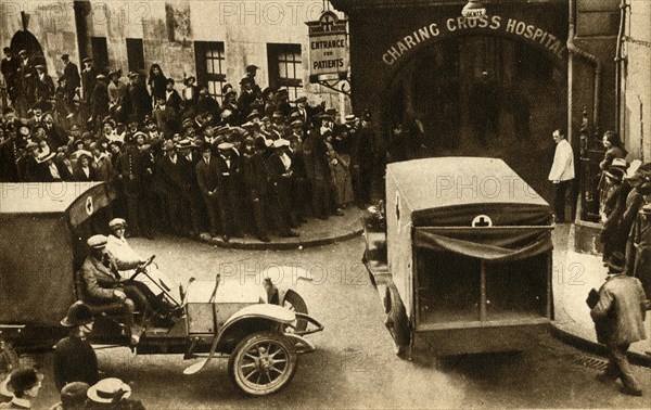 'An ambulance driving into Charing Cross Hospital with casualties...', London, 1914, (1933). Creator: Unknown.