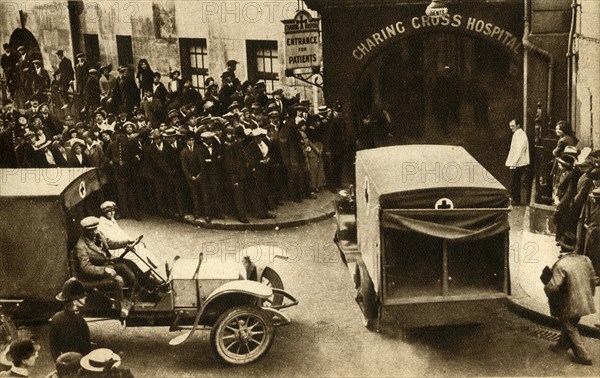 'An ambulance driving into Charing Cross Hospital with casualties...', London, 1914, (1933).  Creator: Unknown.