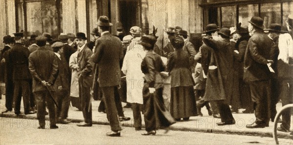 The sinking of the 'Lusitania', May 1915, (1933). Creator: Unknown.