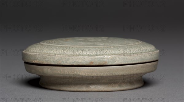 Covered Box: Yue Ware, 907-960. Creator: Unknown.