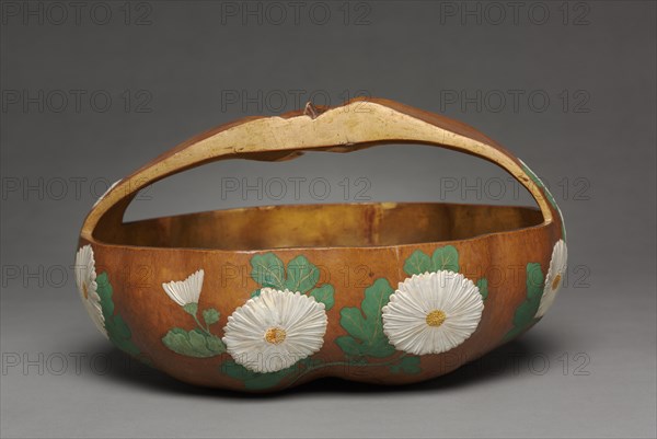 Gourd Basket with Chrysanthemum Design, 1700s. Creator: Ogata Korin (Japanese, 1658-1716), attributed to.