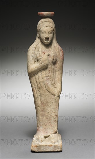 Kore Holding a Dove, 525-500 BC. Creator: Unknown.